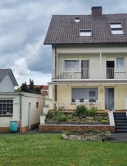 Die Doppelhaushälfte in Bruchköbel Stadt - Einliegerwohnung und großes Grundstück - Bruchköbel