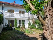 Sehr ruhige Lage! Schönes Reihenmittelhaus mit Terrasse, kleinem Garten, Garage und Stellplatz zu verkaufen! - Bruckmühl