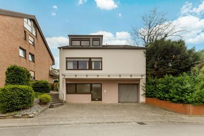 Freistehendes Einfamilienhaus mit idyllischem Garten in Jüchen-Bedburdyck!