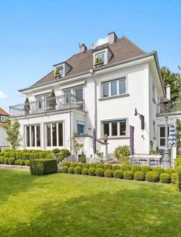Außergewöhnliche Stadtvilla mit 3 WE & traumhaftem Garten - Altötting