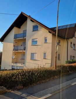 gepflegte Wohnung mit Balkon - Schiffweiler