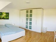 Neumöblierte, renovierte, helle 3-Zimmer-Dachgeschoss-Wohnung in Illingen - Illingen (Saarland)