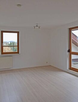Lichtdurchflutete Wohlfühlwohnung mit Weitblick in Bretzfeld - Bretzfeld