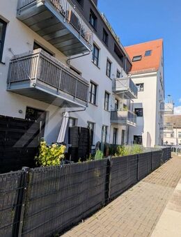Moderne Eleganz trifft Lebensqualität ... Neuwertige 3-Zimmer-Wohnung mit Stellplatz, Garten und Terrasse - Merseburg