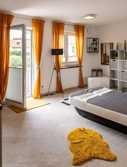 Erstbezug: Sofort bezugsfertiges, möbliertes Apartment mit Balkon - Brunnthal