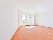 2 Raum Dachgeschosswohnung mit WOW-Faktor in Plauen zu vermieten mit XL-Wohnzimmer + mega Grundriss - Plauen