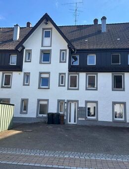 Ihr neues Zuhause, neu renovierte 3 Zimmer Erdgeschosswohnung - Vöhrenbach