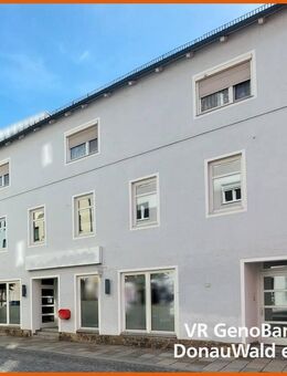 Vermietetes Wohn- und Geschäftsgebäude in hervorragender Lage von Viechtach - Viechtach