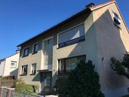 Attraktive DG-Wohnung in kleiner WE - neuwertiges Bad mit Fenster, Duschwanne, Laminat, Abstellraum - Solingen (Klingenstadt)