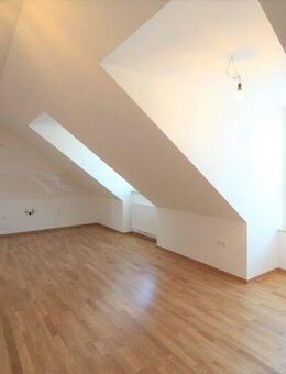 Mit Einbauküche: Moderne 2-Zimmer-Dachgeschosswohnung - Dachau