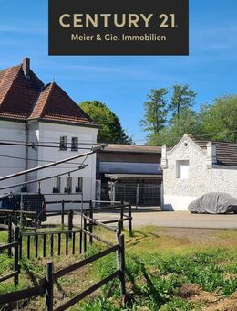 Historisches Anwesen mit 9 Wohnungen, Reithalle, Pferdeboxen & Garagen - Euskirchen
