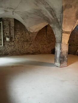 74 qm Gewölbekeller mit 2-Zimmer DG-Whg in Stein zu verkaufen! - Königsbach-Stein