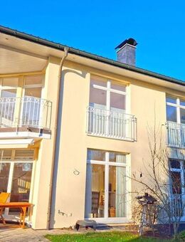 Alles neu im neuen Jahr! Großzügige Wohnung mit top Ausstattung im Zweifamilienhaus oben - Hamburg