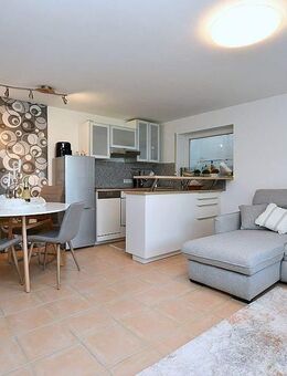 Helle, voll möblierte Einliegerwohnung mit Terrasse in Waiblingen Hegnach - Waiblingen