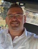 Mann mit humor in 06258