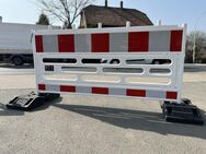 80er Set Schrankenzaun RA2 mit Füßen - Umfangreiche Verkehrsabsicherung für Großbaustellen und Events - Vechelde