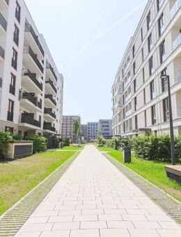Exklusives Wohnerlebnis: Lichtdurchflutete 4-Zimmer-Etagenwohnung mit sonniger Loggia und Balkon - Frankfurt (Main)