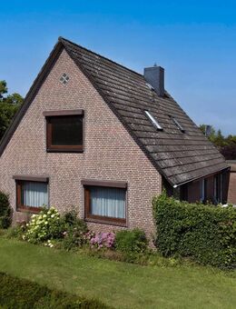 Wohnen, wo andere Urlaub machen: Charmantes Einfamilienhaus in Strandnähe - Kollmar