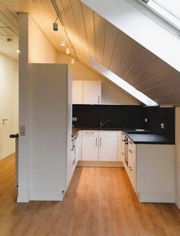 Trier-Neustraße, geräumige 2-Zimmer-Dachgeschosswohnung mit EBK - Trier