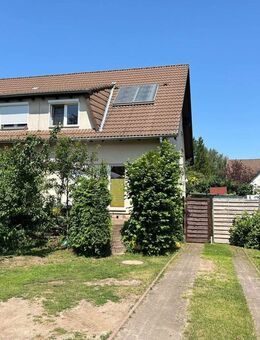 Bezugsfreie Doppelhaushälfte in Kaulsdorf/Berlin mit eigenem Garten - Berlin