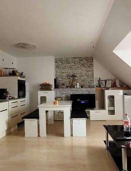 MANNELLA *Kompakt-Klasse* Helle Dachgeschosswohnung in zentraler Lage von Spich - Troisdorf