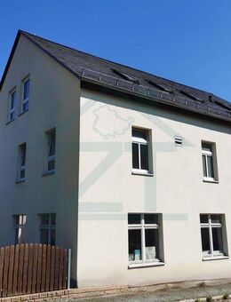 Wohnhaus mit Einliegerwohnung und Werkstatt, inkl. Nebengebäude, inkl. 698 m² Grundstück in Berga - Berga (Elster)