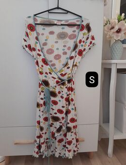 KILLAH Wickelkleid Gr. S, weiß mit bunten Blumen, stretchig - Mülheim (Ruhr)
