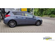 Toyota Auris Hybrid Life+ 1.8 Panorama Navi Klimaautom Allwetter - Zossen