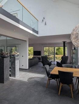 Exklusive Designvilla mit moderner Architektur und Panoramablick - Schleiden