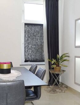 ca. 111,74 m² Altbau-Wohnung im 1. OG mit Dachterrasse in elegantem Ambiente - Oberhausen