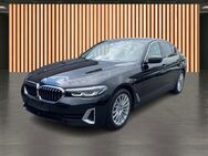 BMW 530, 7.3 i Luxury Line UPE 750 HiFi, Jahr 2022 - Dresden