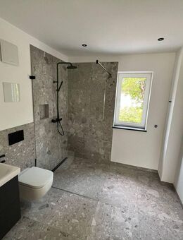 2- Zi.-EG-Wohnung mit Gartenanteil und Förderung i. H. v. € 26.500,-- - Regensburg