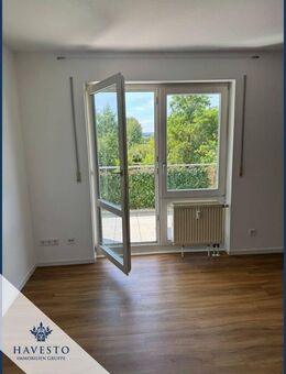 Ideal für Singles und Studenten 1-Zimmer mit Balkon und Tiefgaragenstellplatz in Dresden-Laubegast - Dresden