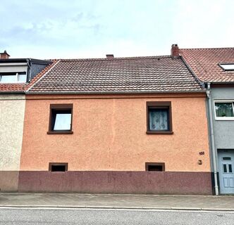 Reihenmittelhaus mit großem Garten in Blieskastel