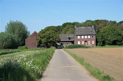 Vierkanthof in Alleinlage: Sanierungsobjekt mit vielen Möglichkeiten & ca. 28.000 m² Grundstück