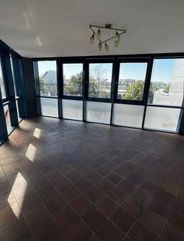 +++ Großzügige 2,5-Zimmer-Wohnung mit Wintergarten und Dachterrasse in Leipzig +++ - Leipzig