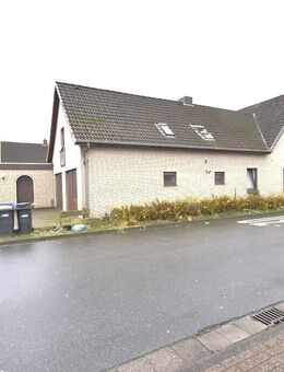 3 Fam. Haus mitten in Syke + Garagen + lfd. Mietverträge mit Renovierungsbedarf - Syke