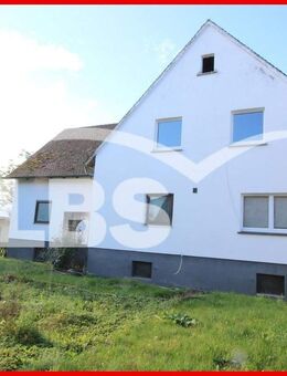 Zweifamilienhaus - grosser Garten mit vielen Optionen in Dombühl - Dombühl