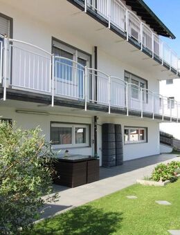 Provisionfrei: Großzügiges Zweifamilienhaus mit Ausbaupotential, naturnah und ruhig gelegen! - Altdorf (Bayern)