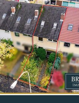 BRUMANI | Attraktives Reihenmittelhaus auf 3 Etagen mit Garten und Garage in Freiburg-Haslach - Freiburg (Breisgau)