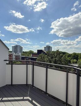 modern über den Dächern der Stadt - Erkrath (Fundort des Neanderthalers)