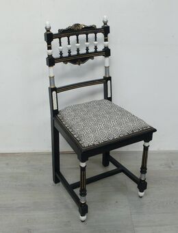 Antiker Stuhl Gründerzeit um 1880, Ankleidestuhl, Esszimmerstuhl, Schwarz Weiß, UNIKAT handbemalt - Sinzig