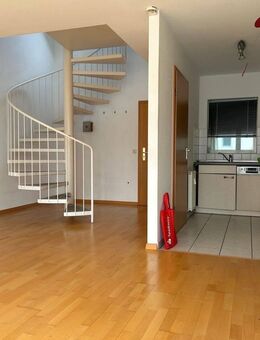 Sofort beziehbar: 2-Zimmer-Maisonettewohnung im Herzen von Fellbach in ruhiger Lage mit Tiefgarage - Fellbach