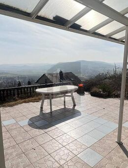 RUHIGE LAGE, VIEL PLATZ MIT UNVERBAUBARER AUSSICHT - Morschen