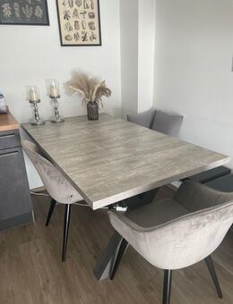 Esstischgruppe mit Ausziehfunktion - Euskirchen