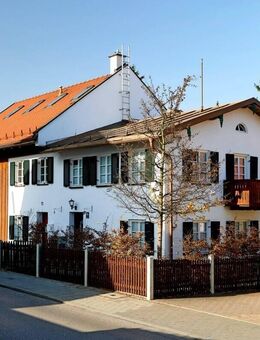 Saniertes Bauernhaus mit 4 Einheiten in München-Forstenried - München