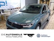 VW T-Roc, 1.5 TSI Life, Jahr 2023 - Wolfsburg