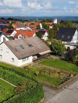Großzügiges Wohnhaus mit sonnigem Garten und viel Raum für neue Ideen - Fronreute