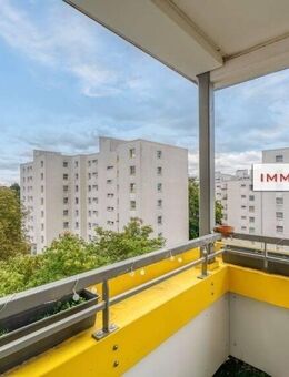 IMMOBERLIN.DE - Hell, komfortabel & sehr gepflegt: Wohnung mit Südwestbalkon - Berlin