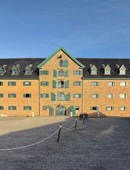 Rarität: Bezugsfreie 2-Zimmer-Wohnung mit Fördeblick und Stellplatz // Kanalpackhaus, Holtenau - Kiel